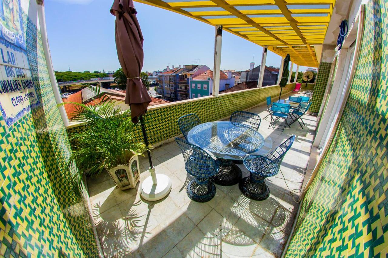 Lar Dois Coracoes Hostel Alges Luaran gambar