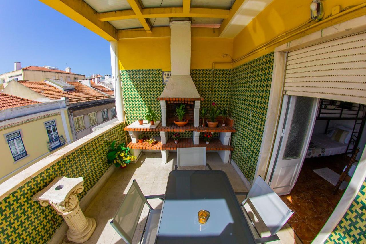 Lar Dois Coracoes Hostel Alges Luaran gambar