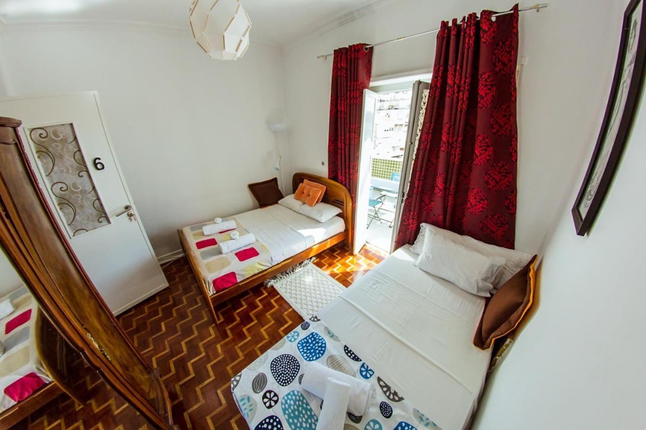 Lar Dois Coracoes Hostel Alges Luaran gambar